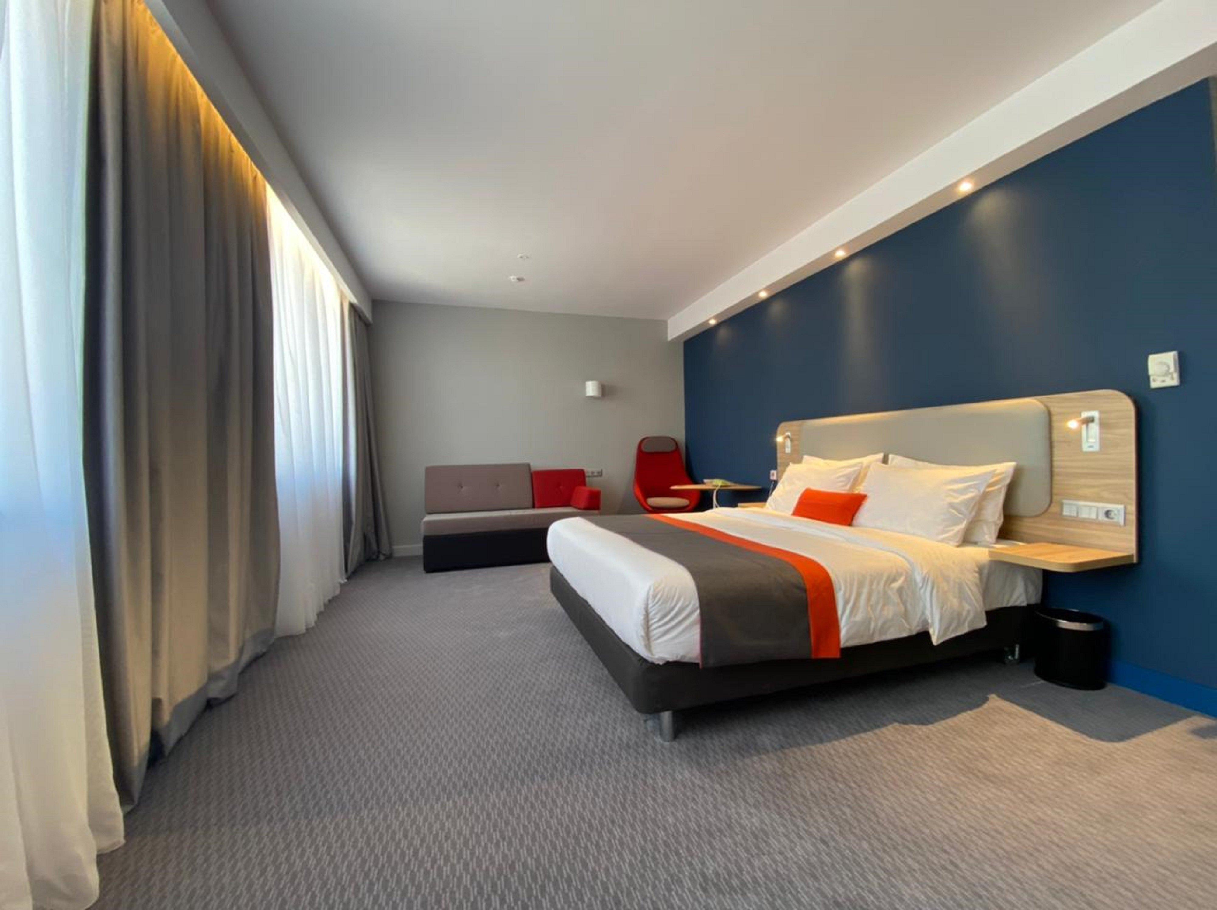 Holiday Inn Express - Almaty By Ihg Zewnętrze zdjęcie