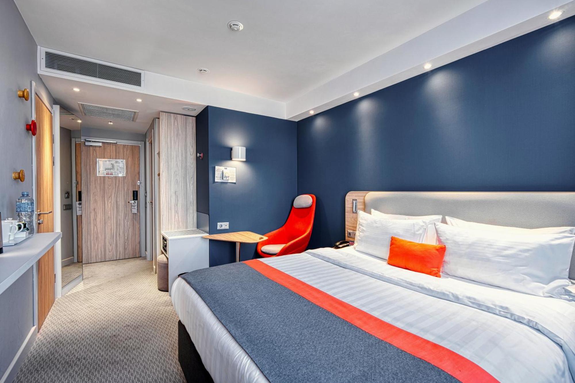 Holiday Inn Express - Almaty By Ihg Zewnętrze zdjęcie