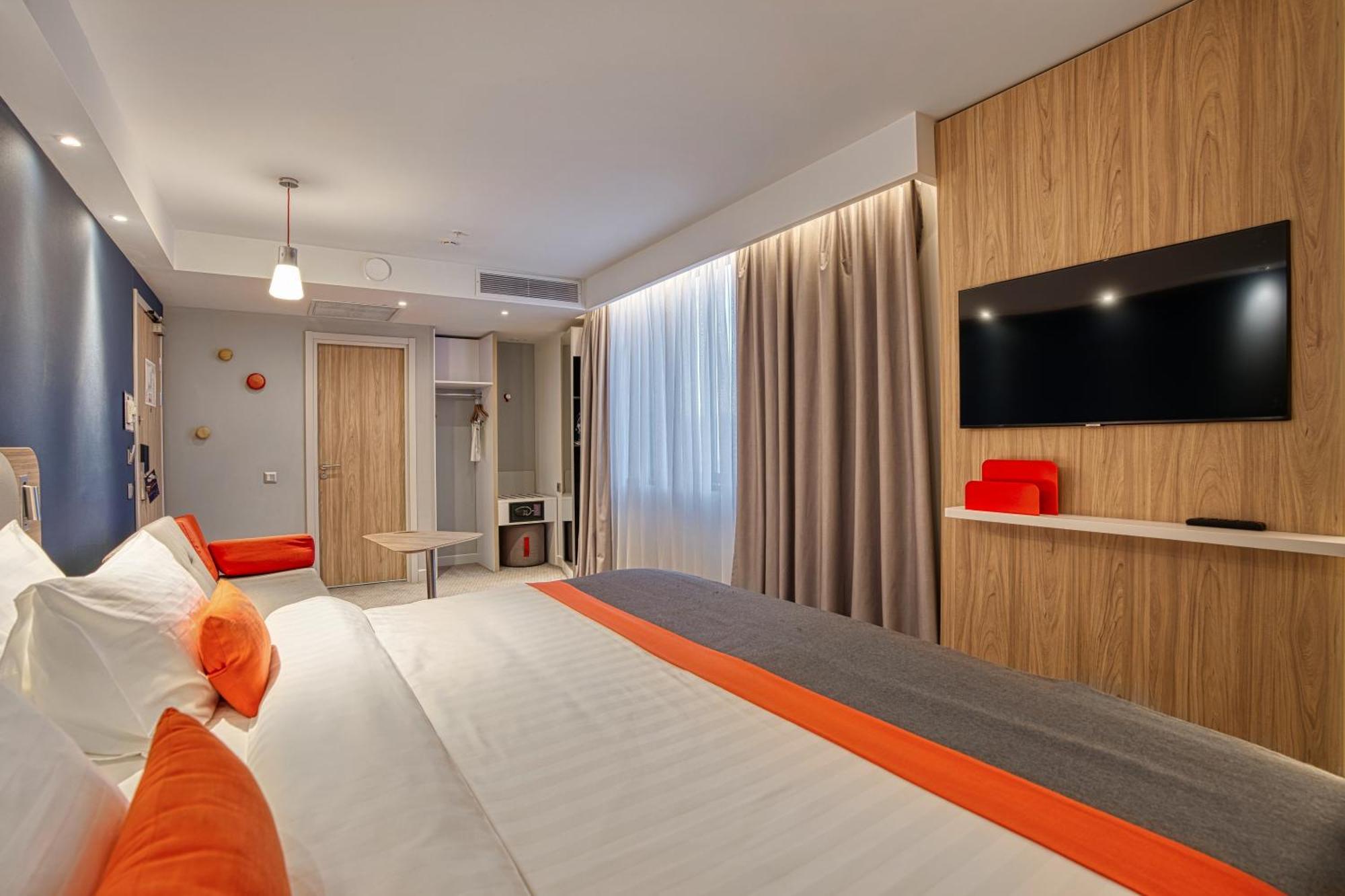 Holiday Inn Express - Almaty By Ihg Zewnętrze zdjęcie