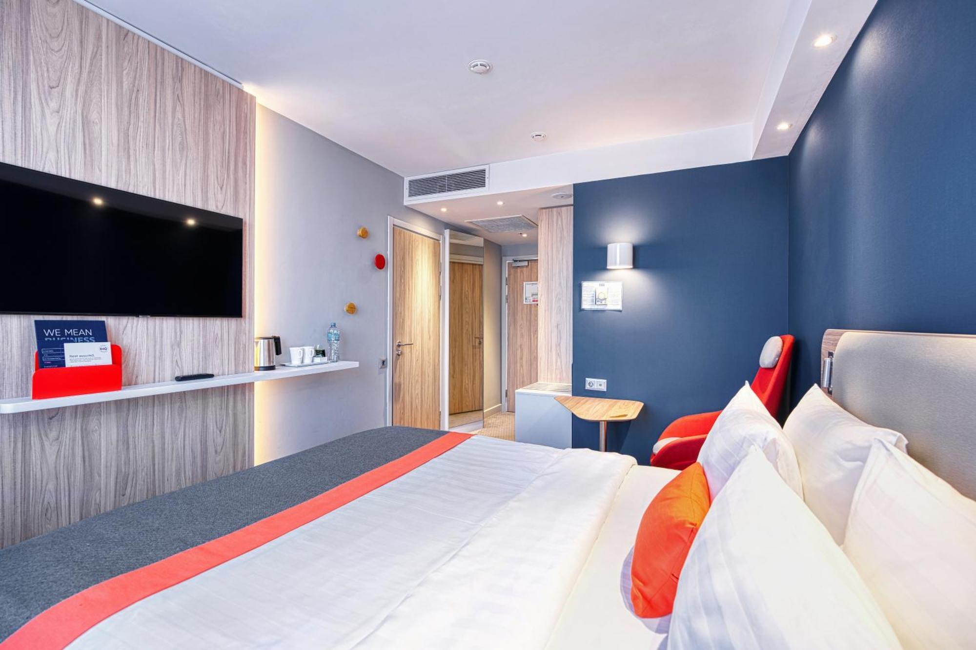 Holiday Inn Express - Almaty By Ihg Zewnętrze zdjęcie